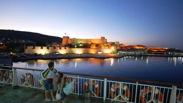 Günbatımı Deniz Şehir Manzaralı Panoramik Manzaralar — Stok fotoğraf