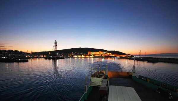 Paisagens Panorâmicas Com Pôr Sol Vista Para Mar Para Cidade — Fotografia de Stock