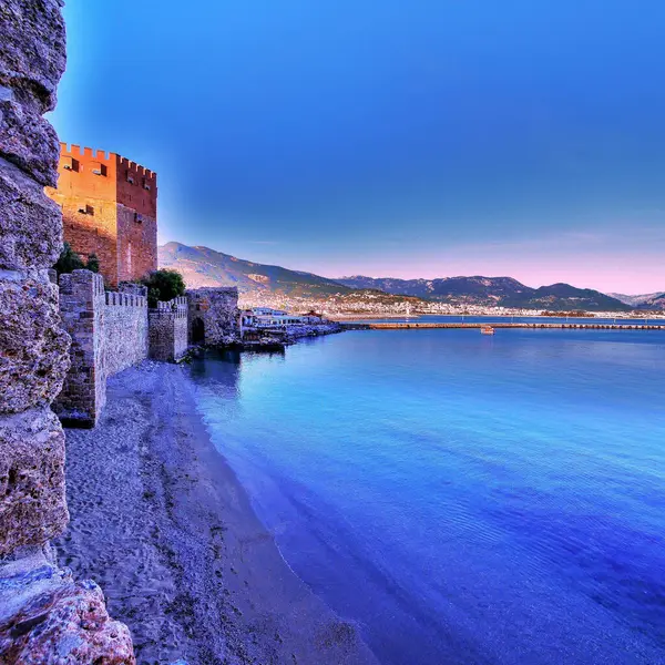 Belleza Mediterránea Escenas Panorámicas Del Mar Las Montañas Detalles Arquitectónicos —  Fotos de Stock