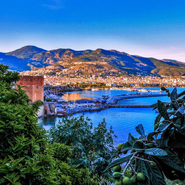 Antalya, Alanya şehri ve güzel uçurum ve panoramik manzaralar 