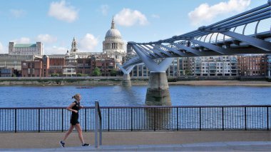 Londra şehir manzarası mimari detaylarla dolu 