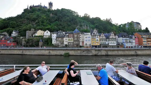 Cochem Γερμανίας Ferry Trip Πανοραμική Θέα Και Θέα Στο Ηλιοβασίλεμα — Φωτογραφία Αρχείου