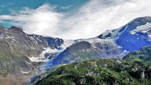 Schweizer Bergpanorama Auf Der Roadtrip — Stockfoto