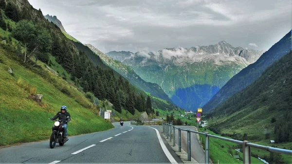 Montanhas Suíças Vista Panorâmica Sobre Viagem Carro — Fotografia de Stock