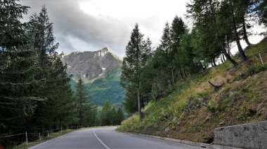 Como gölü ve dağları, İtalya 'dan İsviçre' ye kadar Dolomitler güzel manzaralar. 