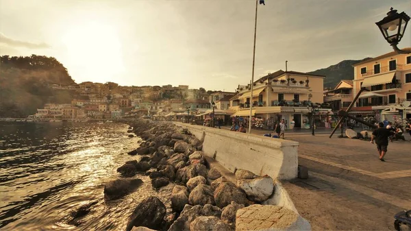 Ελλάδα Θέα Στη Θάλασσα Κόσμο Στις Καλοκαιρινές Διακοπές — Φωτογραφία Αρχείου