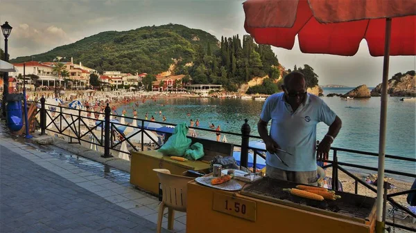 Blick Auf Das Meer Griechenland Mit Menschen Sommerurlaub — Stockfoto