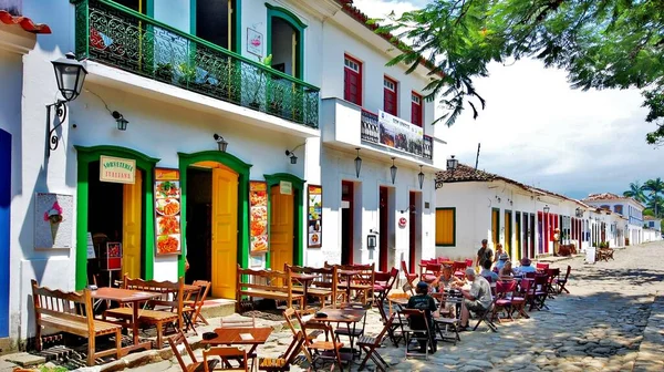 Brezilya, Paraty deniz ve şehir manzaralı güzel evler ve sokaklar 