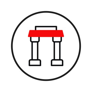 Geçidin stilize edilmiş bir tasviri, siyah bir çember içinde beyaz bir zemin üzerine kurulmuş, temiz çizgiler ve geometrik şekiller kullanılarak tasvir edilir. Minimalist tasarım dikkat çekici bir kırmızı aksan kullanır.