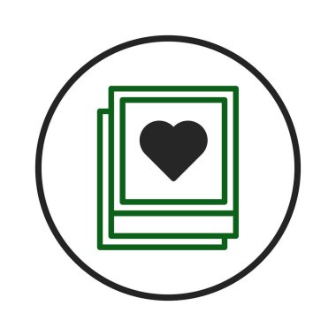 Yığılmış hazır fotoğrafların zarif vektör illüstrasyonu, her biri bir kalp sembolü sergiliyor, sevgiyi ve anıları temsil ediyor, romantik temalı kavramlar için ideal, dijital koleksiyon defteri ve