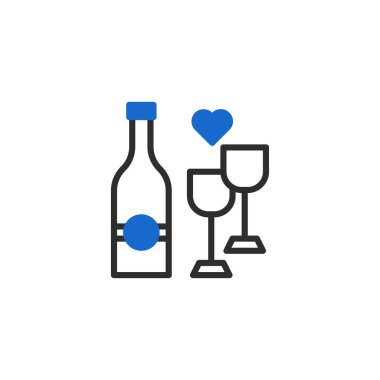 Şarap şişesi, bardak ve kalple yapılan romantik kutlamaların simgesi. Aşk ve yıldönümü konsepti.