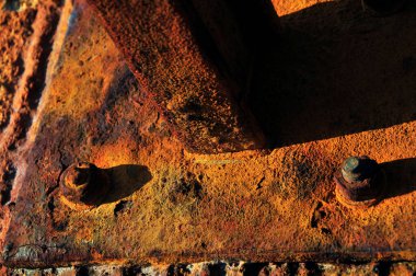 Deniz kenarındaki paslı parmaklıkların ayrıntıları, Alepochori kasabası, Yunanistan