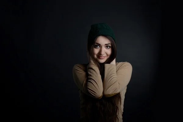Jovem mulher no chapéu — Fotografia de Stock