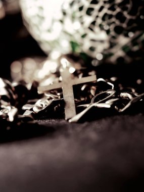 Gümüş bir zincirin soyut arkaplanı