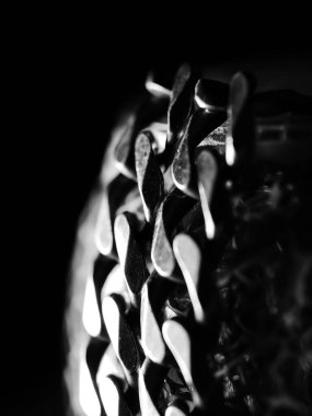 Gümüş bir zincirin soyut arkaplanı