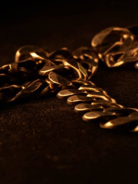 Gümüş bir zincirin soyut arkaplanı