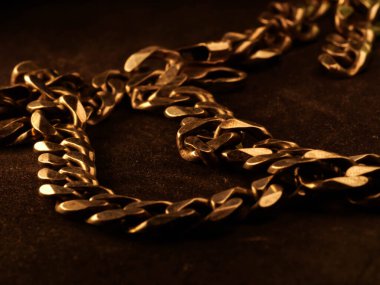 Gümüş bir zincirin soyut arkaplanı