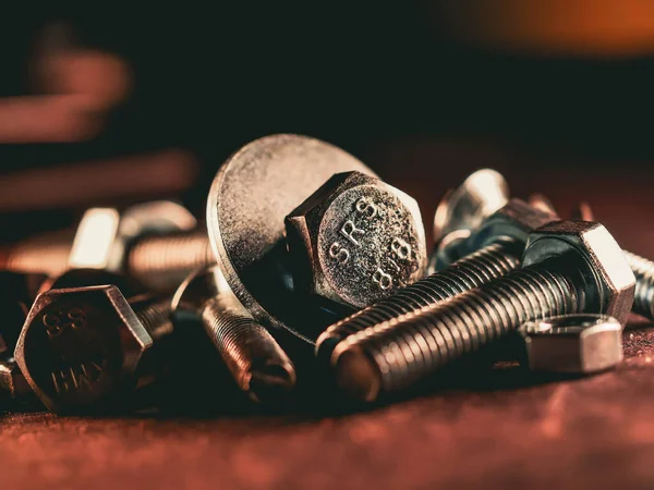 Düzüşmek ve kafayı yemek. Sanayi nesnesi.