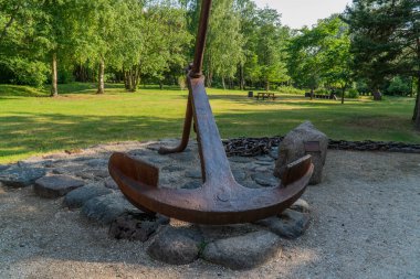 VENTSPILS, LATVIA, 9 Haziran 2019: Parklar, anıtlar ve sokaklar.