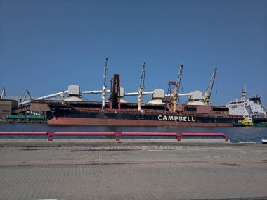 VENTSPILS, LATVIA, 9 Haziran 2019: Parklar, anıtlar ve sokaklar.