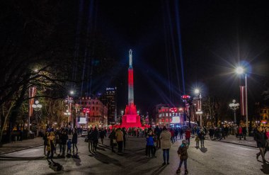 Riga, Letonya, 11.17.2017. Işık festivali 'Staro Riga'.