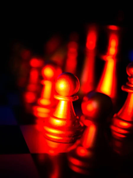 Χρυσό Παιχνίδι Σκακιού Στρατηγικές Ιδέες Έννοια Επιχειρηματικό Φουτουριστικό Γραφικό Εικονίδιο — Φωτογραφία Αρχείου