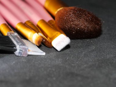 Profesyonel makyaj fırçaları ve araçları, makyaj ürünleri seti