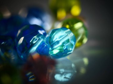 Çok renkli antika veya klasik dikiş düğmeleri: Selüloit Düğmeleri, Bakelit Düğmeler, Lucite Düğmeleri, sebze Fildişi, metal, Çin, cam ve incinin anası.