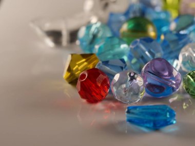 Çok renkli antika veya klasik dikiş düğmeleri: Selüloit Düğmeleri, Bakelit Düğmeler, Lucite Düğmeleri, sebze Fildişi, metal, Çin, cam ve incinin anası.