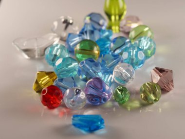 Çok renkli antika veya klasik dikiş düğmeleri: Selüloit Düğmeleri, Bakelit Düğmeler, Lucite Düğmeleri, sebze Fildişi, metal, Çin, cam ve incinin anası.