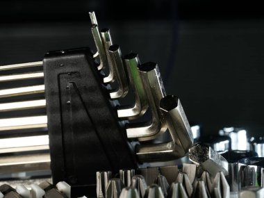 Ev ve araba tamiri için araç gereç dükkanı pazarlama görüntüsü. Seçici odaklanma. Makro.