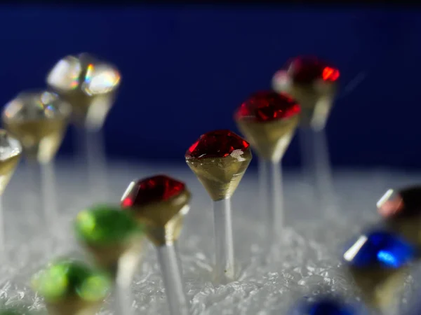 Bir Sürü Mücevheri Olan Farklı Renkte Kutular Seçici Odaklanma Makro — Stok fotoğraf
