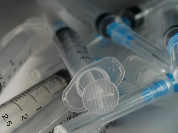 Verschillende Injectiespuiten Witte Tafel Klaargemaakt Voor Injectie Het Ziekenhuis Selectieve — Stockfoto