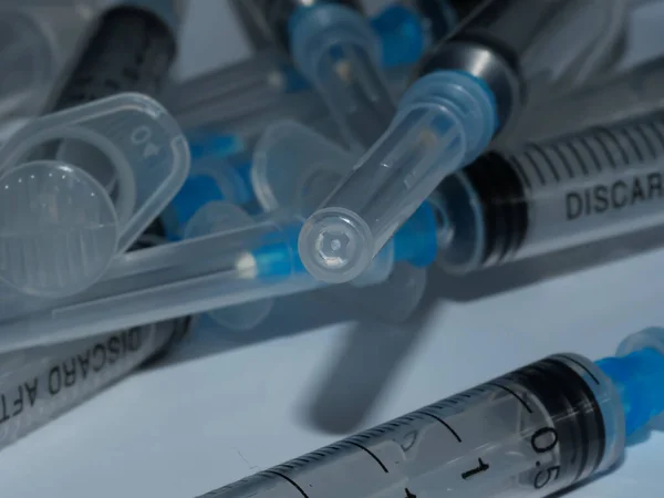 Verschillende Injectiespuiten Witte Tafel Klaargemaakt Voor Injectie Het Ziekenhuis Selectieve — Stockfoto