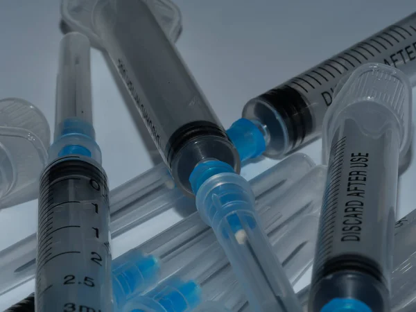 Verschillende Injectiespuiten Witte Tafel Klaargemaakt Voor Injectie Het Ziekenhuis Selectieve — Stockfoto