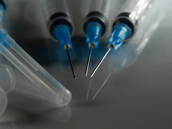Hastanede Enjeksiyon Için Hazırlanmış Birkaç Şırınga Seçici Odaklanma Dof Makro — Stok fotoğraf