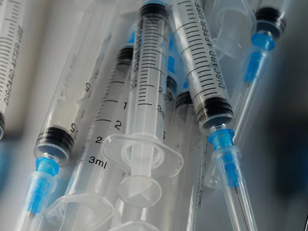 Verschillende Injectiespuiten Witte Tafel Klaargemaakt Voor Injectie Het Ziekenhuis Selectieve — Stockfoto