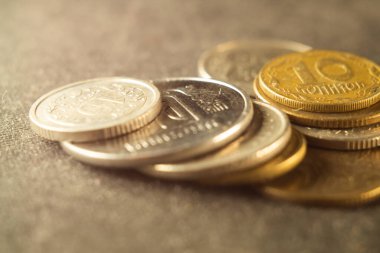 Dünyanın her yerinden bir sürü bozuk para. Eski paralar, eski paralar.