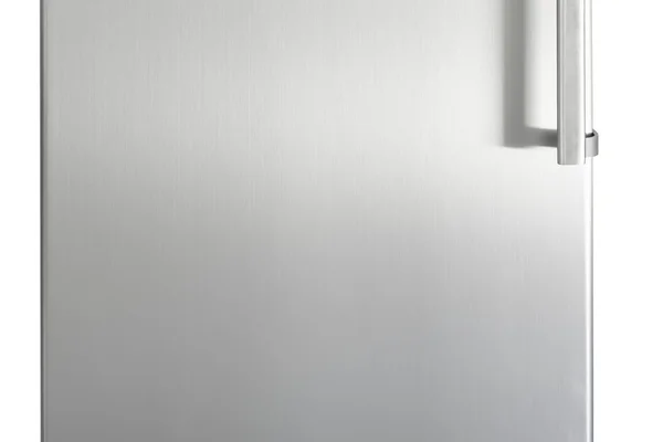 Gümüş buzdolabı kapı kolu, metin için boş alan ile birlikte