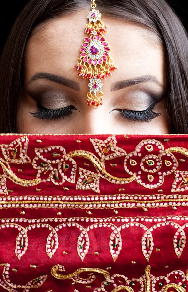 Retrato de una hermosa mujer india — Foto de Stock