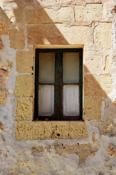 Green Door in a limstone exterior — Stock Photo, Image