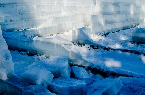 Clear blue ice — Stock Photo, Image