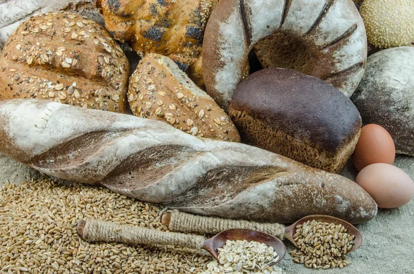 Una variedad de productos de panadería — Foto de Stock