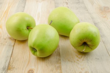 taze yeşil elma