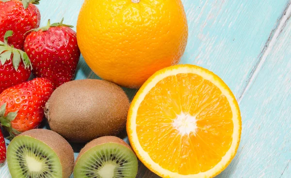 Fruit on the table — Stock Photo, Image