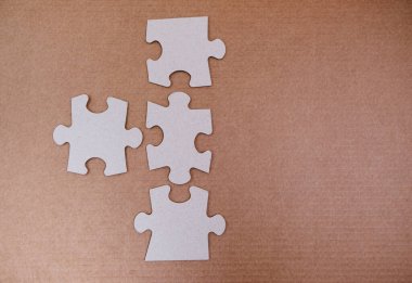 Bulmacanın eksik parçası yerine oturuyor..