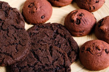 Arkaplan çikolatalı kurabiyeler Amerikan ve çikolata parçalı kurabiyeler