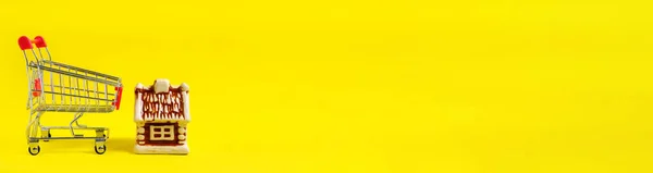 Прапор Концепція Покупки Будинку Або Квартири Кошик Покупок Будинок Жовтому — стокове фото
