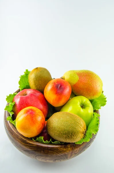 Vruchten op een witte achtergrond — Stockfoto