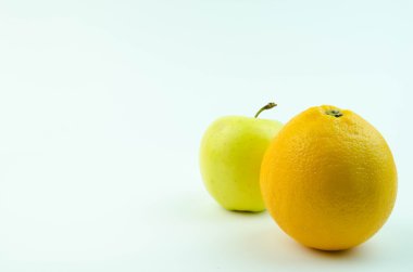 Olgun portakal ve elma